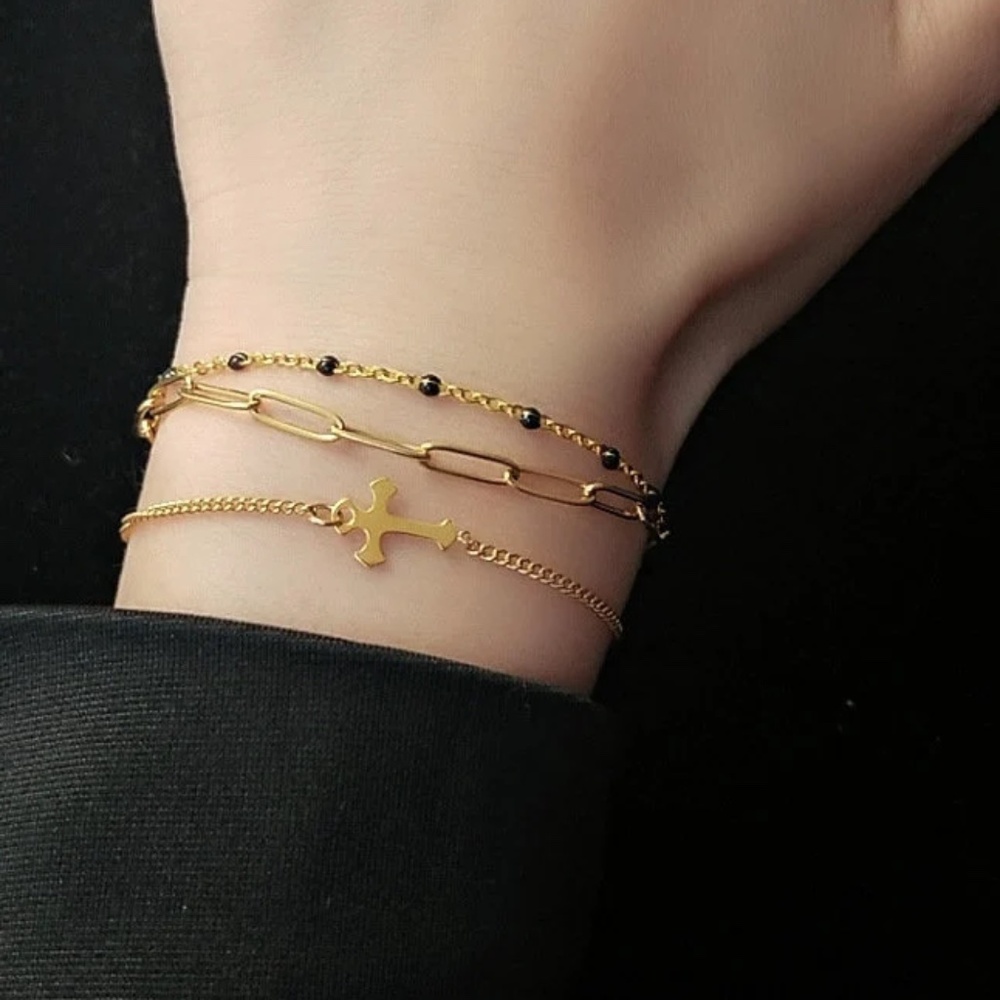 Beautiful 18KT Gold 3 Layer Cross One Clasp Bracelet